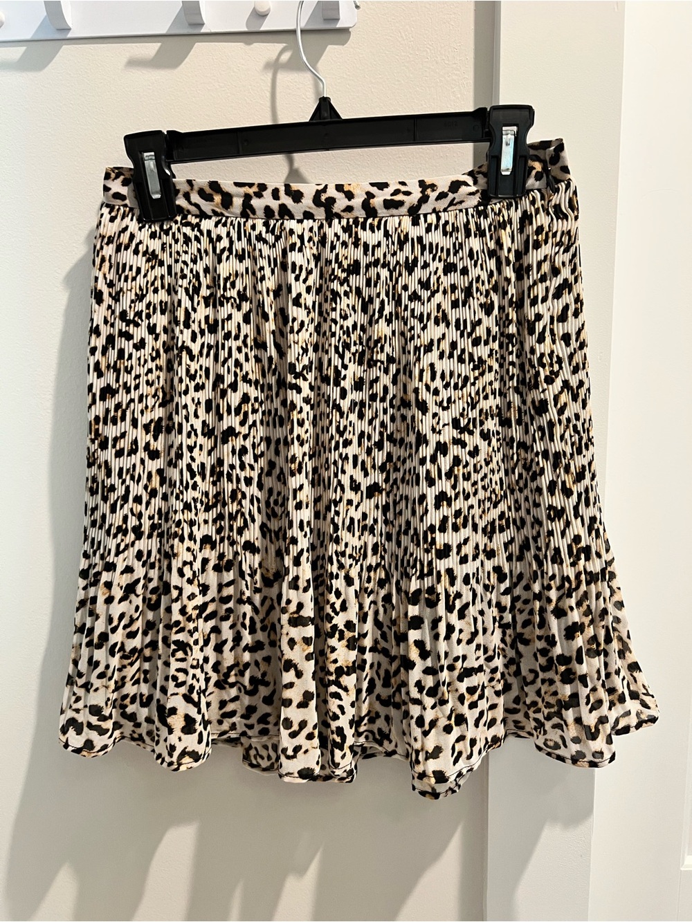 Banana Republic Pleated Leopard Print Mini Skirt - Beige and Black